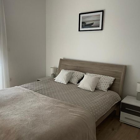 Giovanna Apartment With Terrace And Free Parking Pula Exterior photo